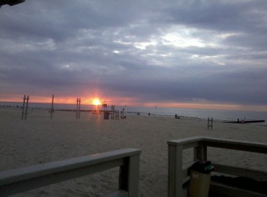 Słońce mrugnęło na koniec dnia